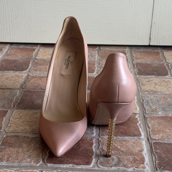 Valentino Garavani Extreme Heel Nappa Pump - Picture 5 of 16